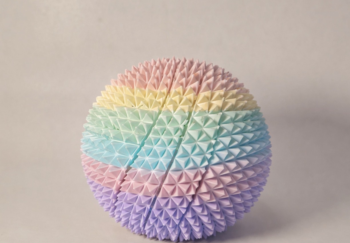 Miniatura 4 do modelo 3D Spiky Sensory Trigger Twisty Spiral Fidget Sphere