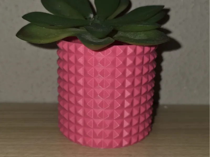 Spikey small plant pot