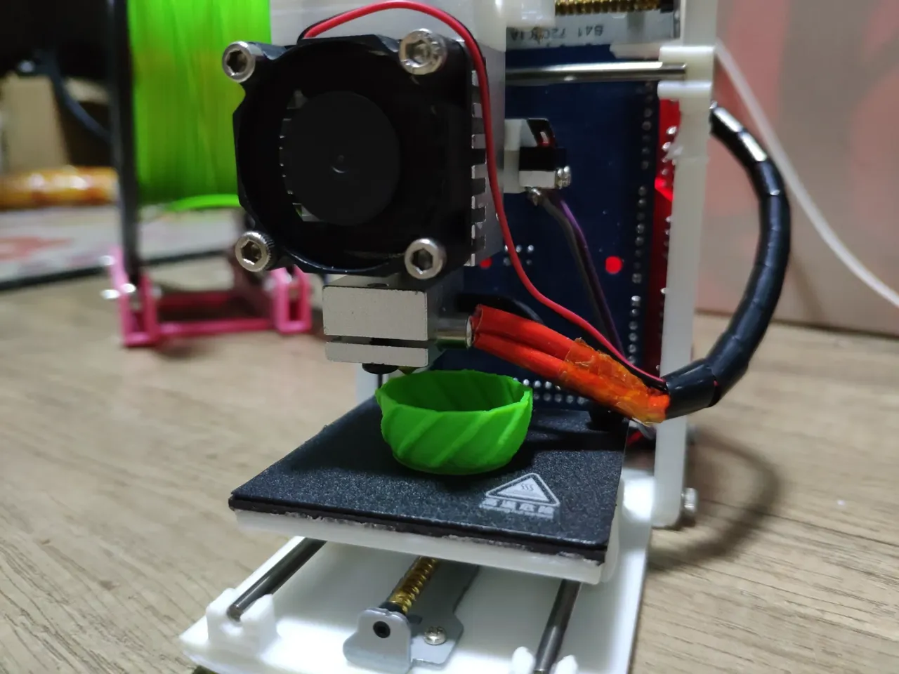 原创开源 mini one 全球最小的掌上3D打印机 view 2