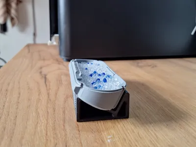 Desiccant Tray Stacking