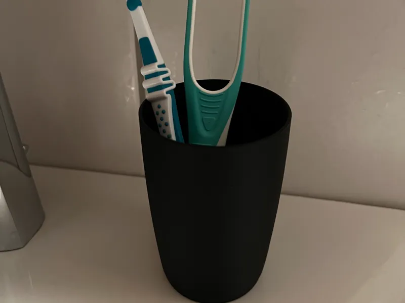 Minimalistic Toothbrush cup 