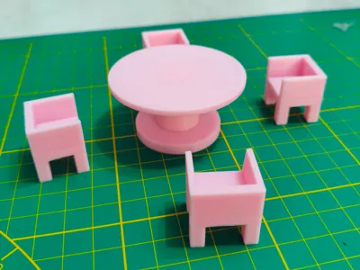rotating table and chairs for mini dolls