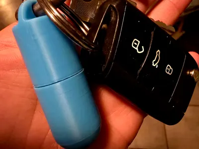 Screwable Capsule as Pendant