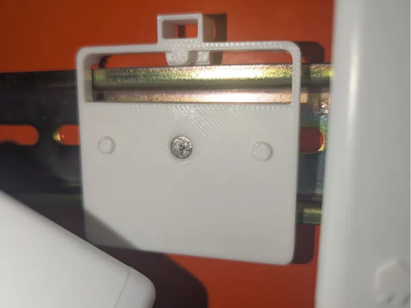 Smappee magnet DIN rail mount