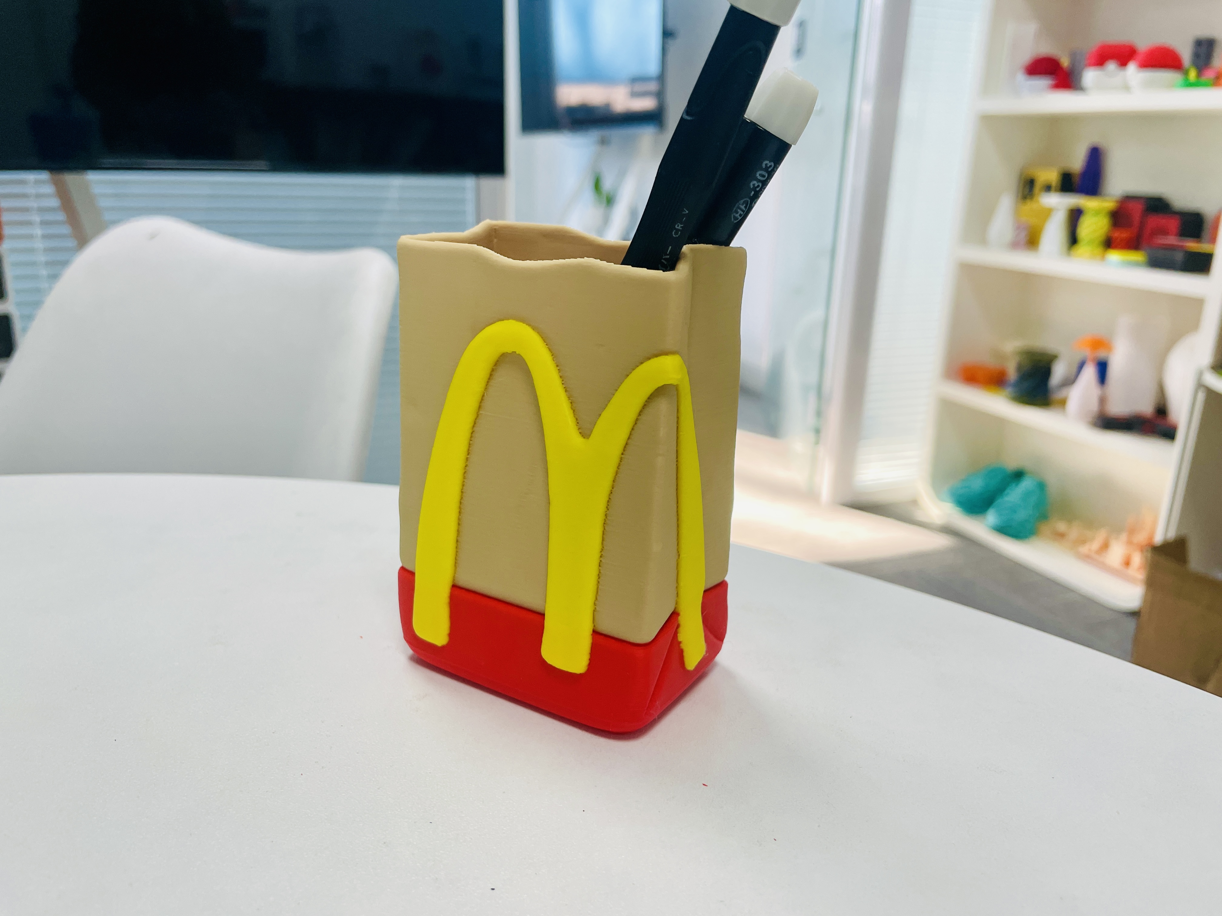 Miniatura 2 do modelo 3D 麦当劳纸袋笔筒