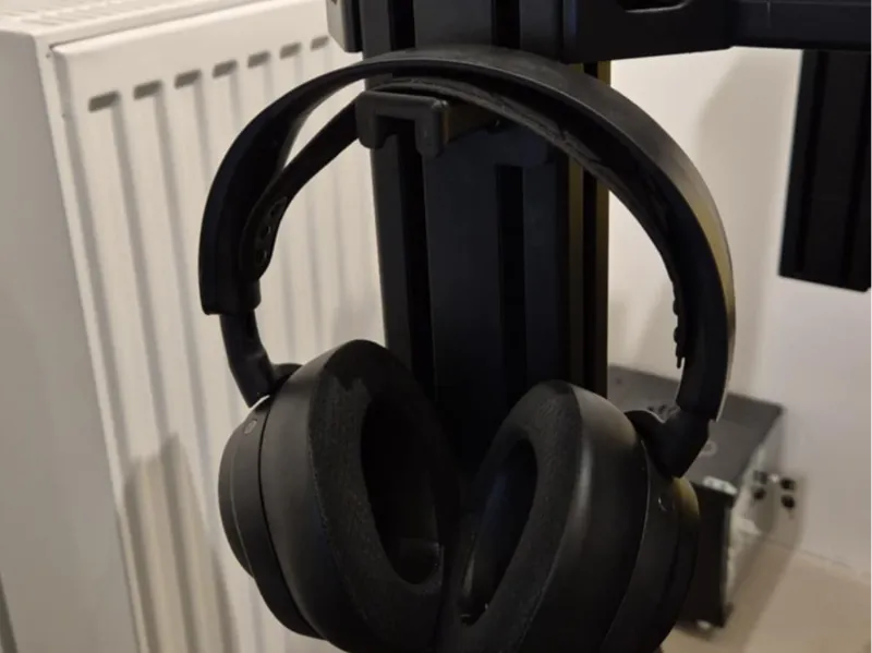 Headset holder/mount for simrigs