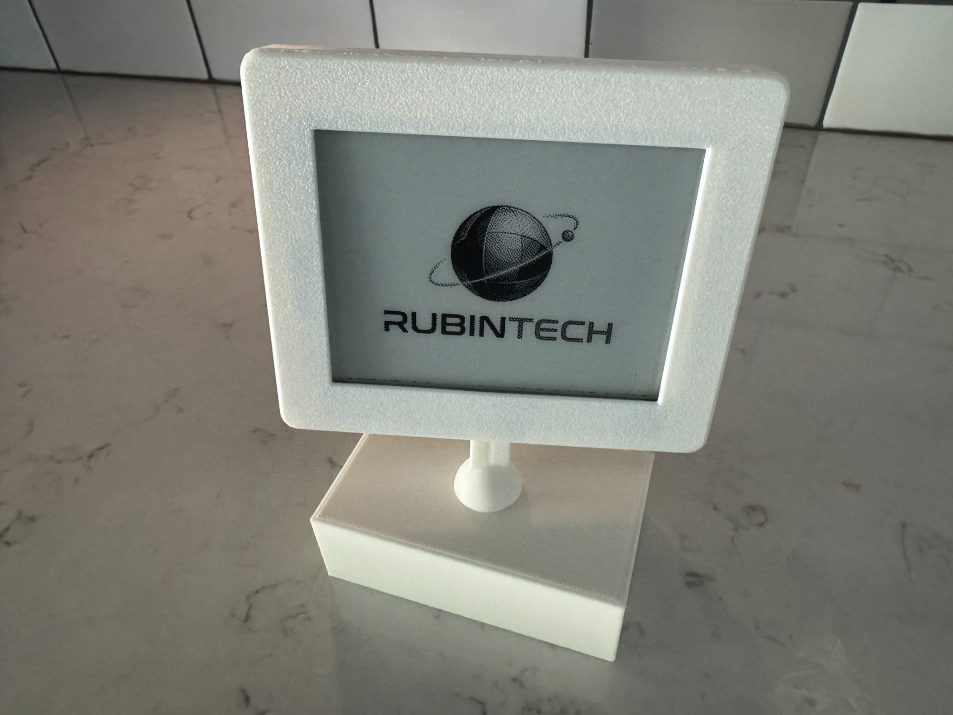 Waveshare E-paper display 4.2in Adjustable stand 
