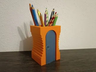 Pencil holder “sharpener" / Stiftehalter "Spitzer"