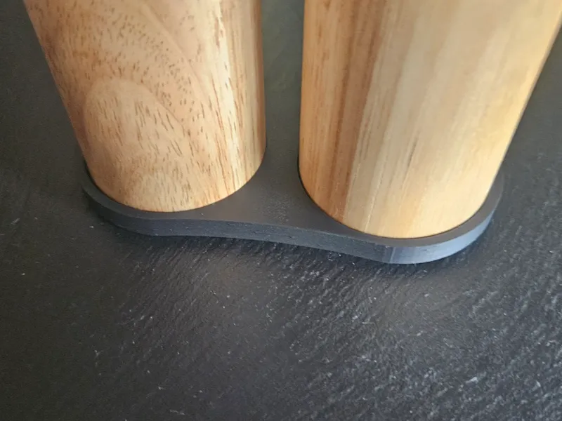 Discreet Salt and Pepper Mill Tray