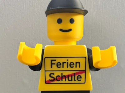 Holiday School Brickman 20cm Figure