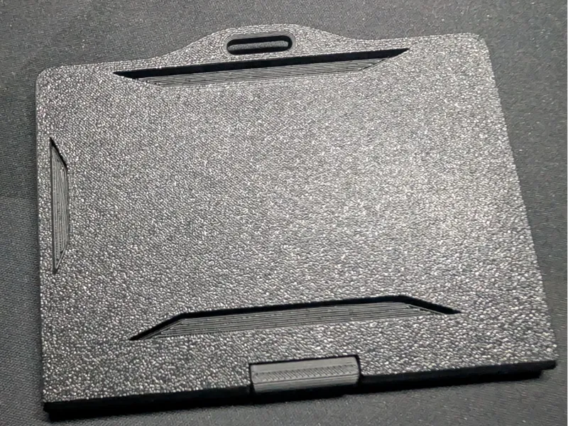 Porta Badge contactless con Chiusura Magnetica