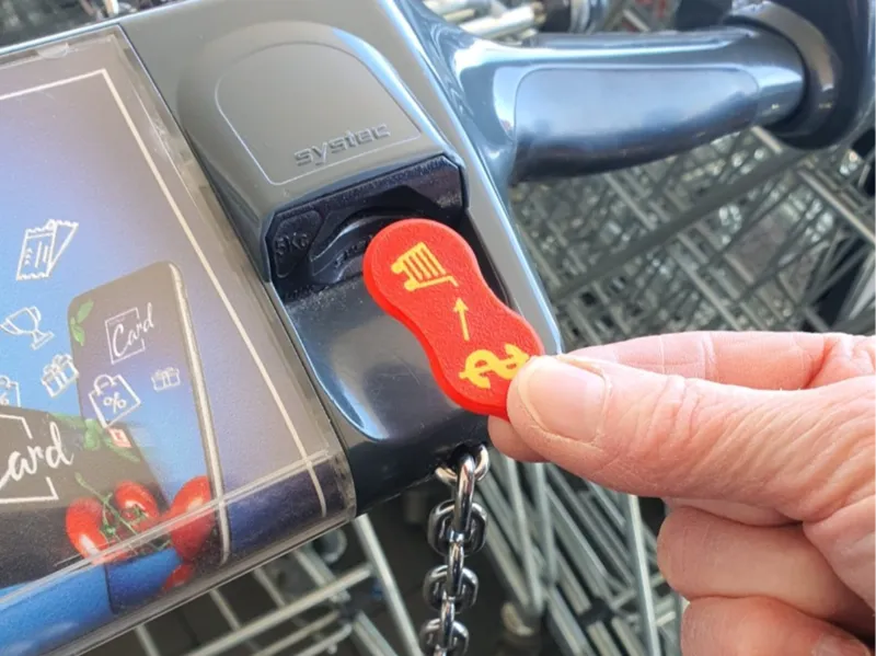 SHOPPING CART COIN KEYCHAIN