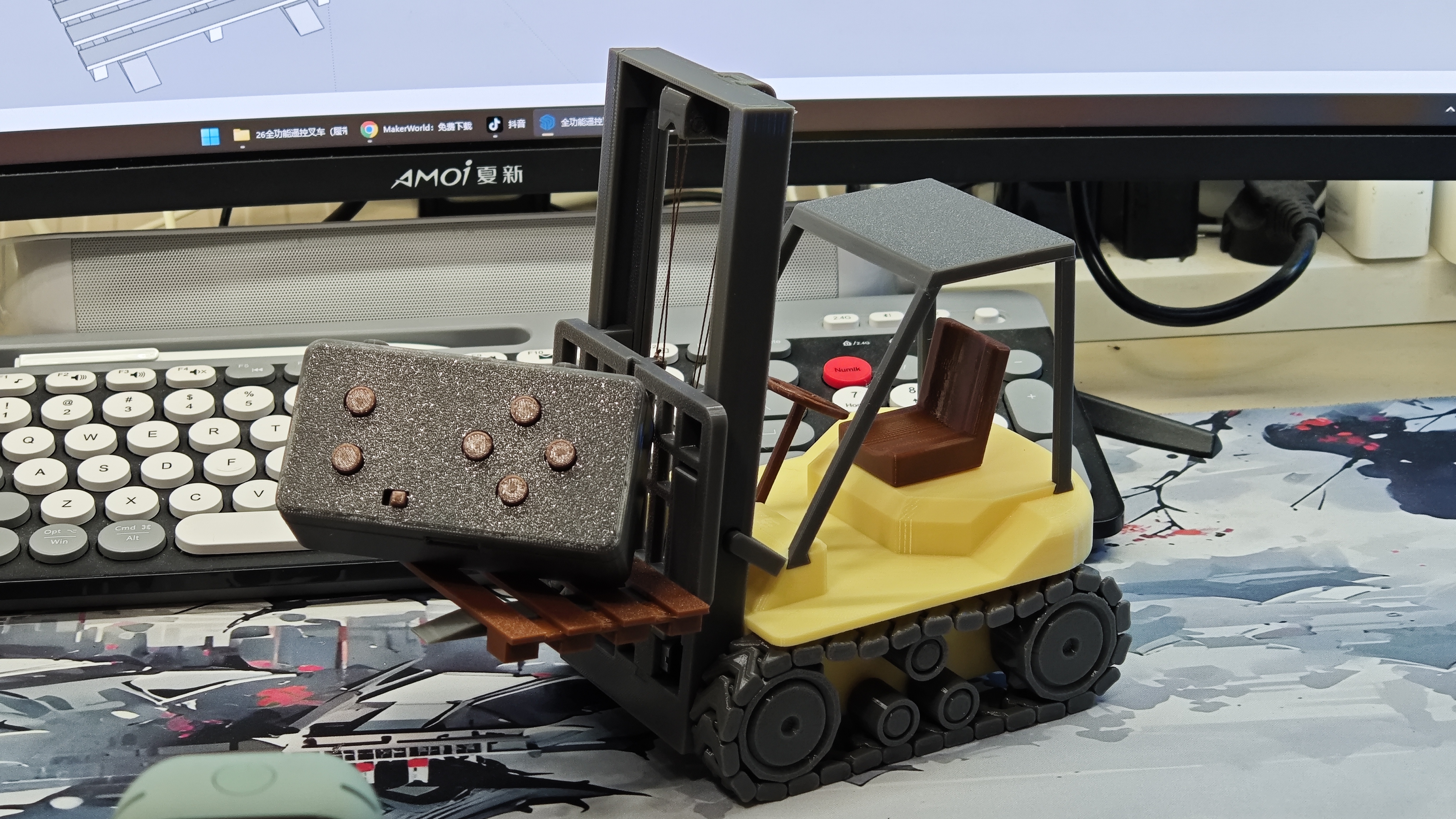Miniatura 2 do modelo 3D 老款8通道全功能遥控叉车（履带差速款）A1mini可用