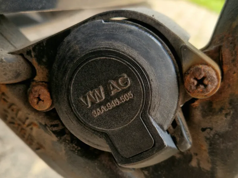 Schutzkappe für Anhängerdose 3AA 945 505