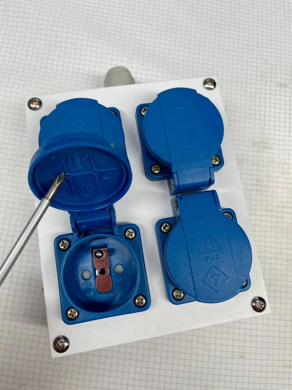 power socket box - MakerWorld 3D Model | 3Drop