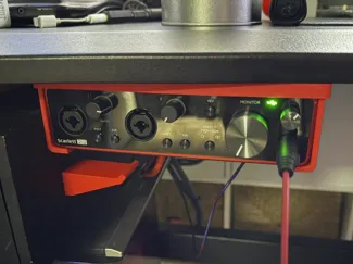 Scarlett 2i2 3rd Gen Under-desk Mount