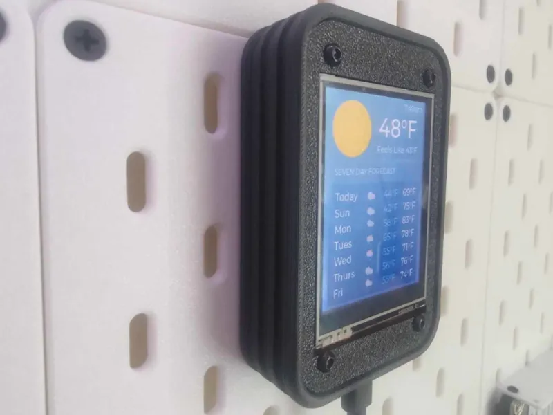 2.8 ESP32 CYD case Skadis mount