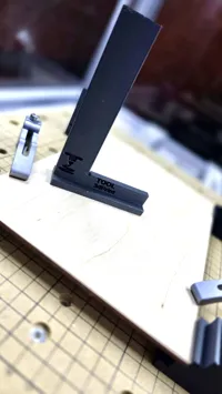 Équerre d'atelier à socle — photo 3