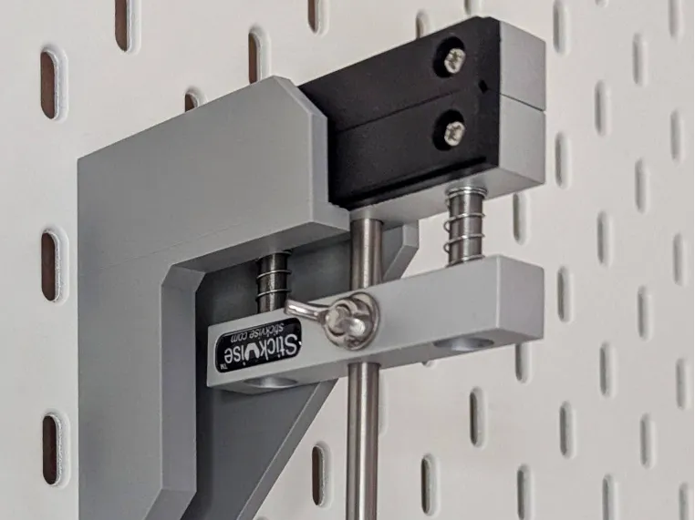 Skadis, Stickvise PCB vice holder