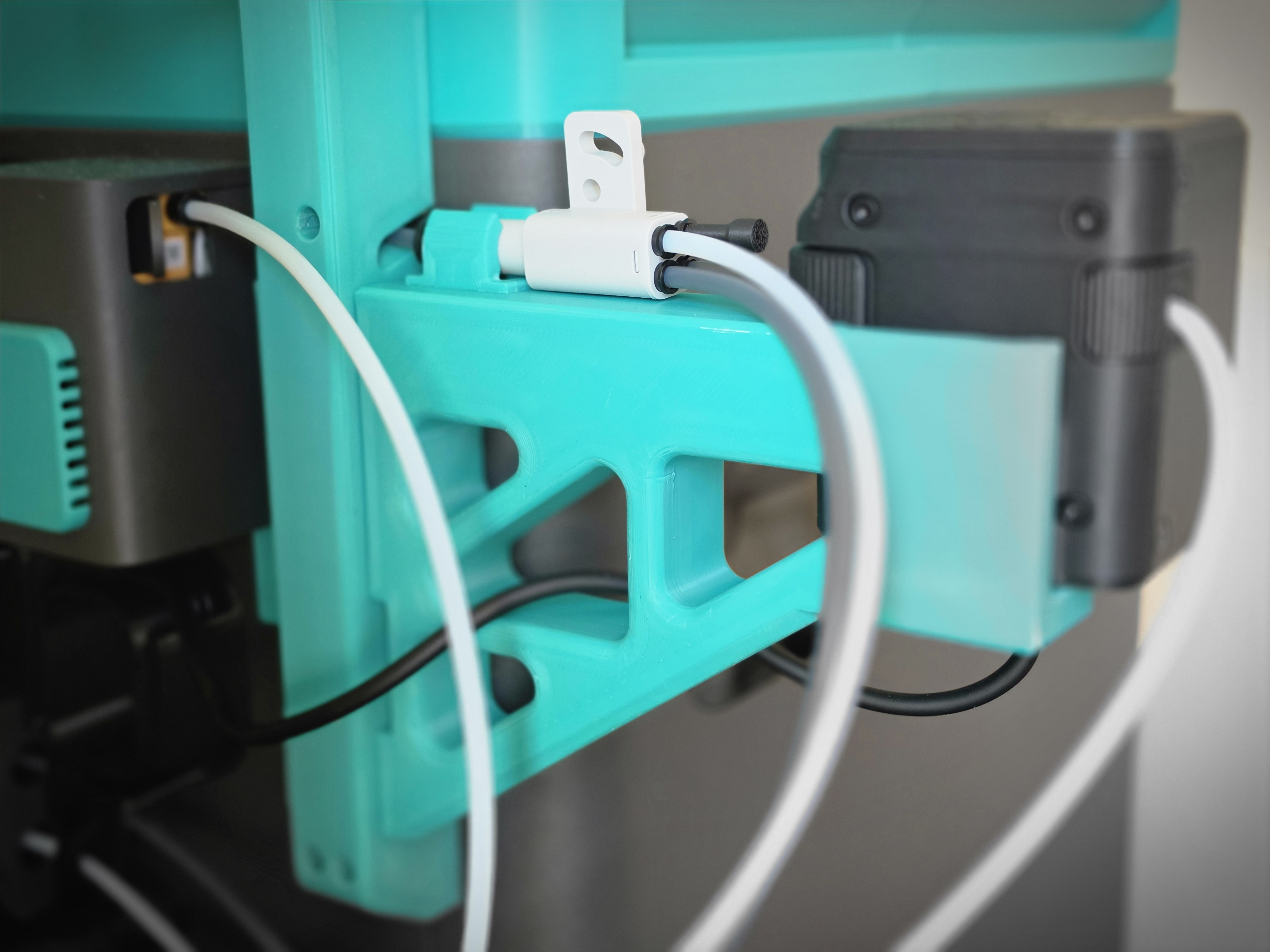 Miniatura 2 do modelo 3D Multi-Material PTFE Buffer & TPU Assist Mount