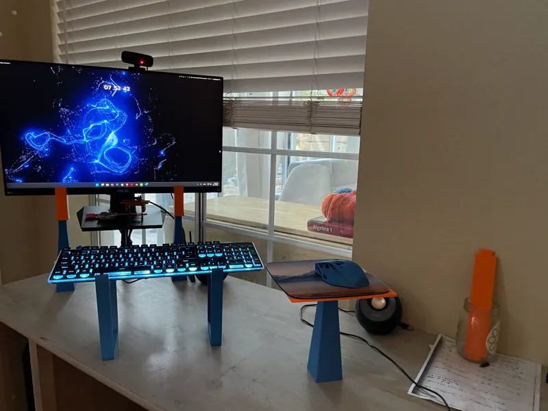 Desktop stand