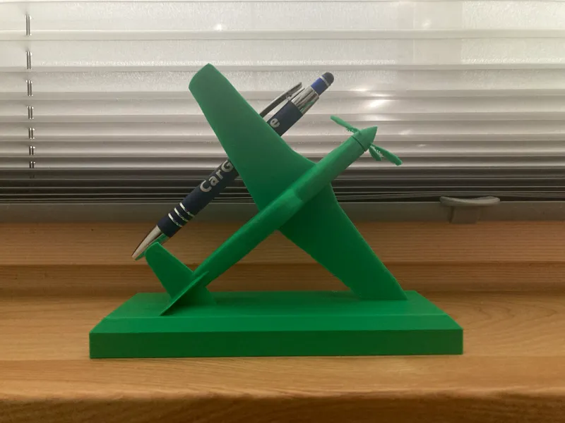P51D Mustand Plane Pen Holder