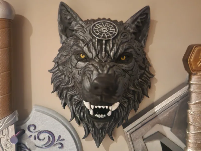 Wolf Head wallmount