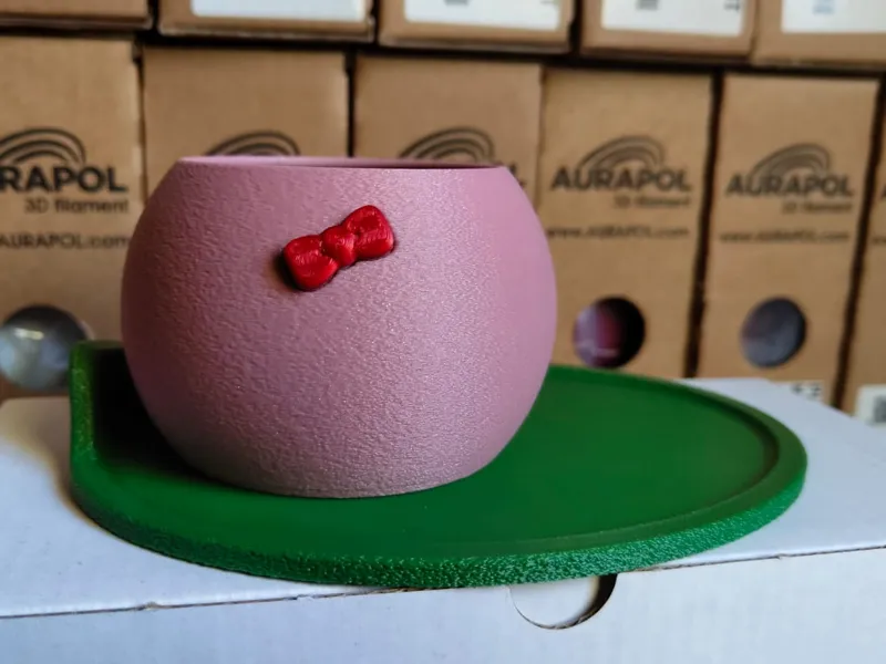 Minimalist HelloKitty pot