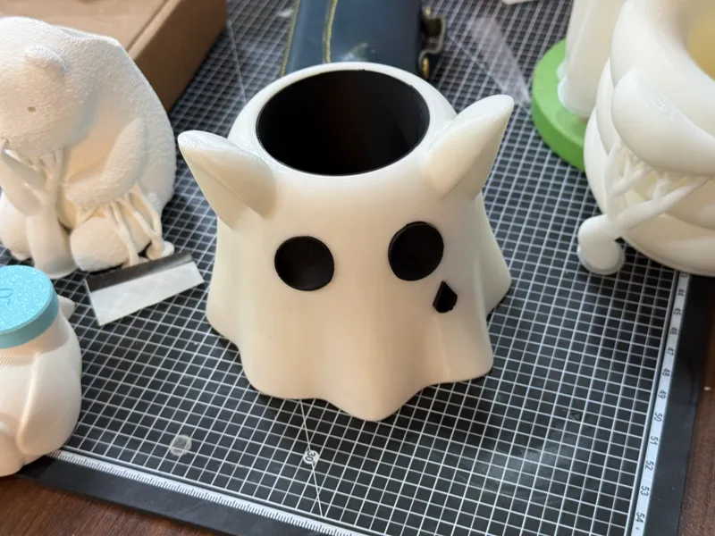 GHOST PEN HOLDER