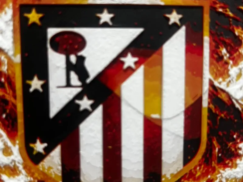 Hueforce escudo del Atlético de Madrid en llamas