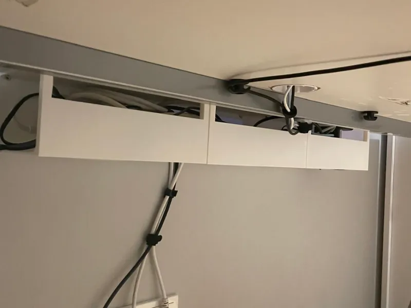 Kabelwanne für 19 -20 mm Tischplatte (Ikea THYGE)