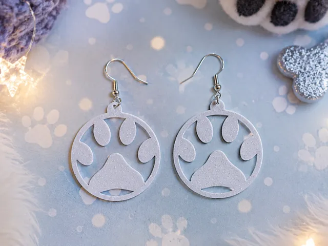 Paw in the circle earrings