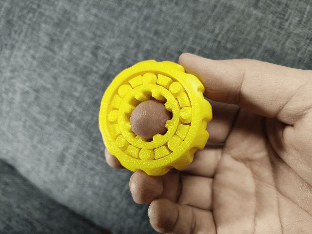 解压玩具，很6，越转越丝滑