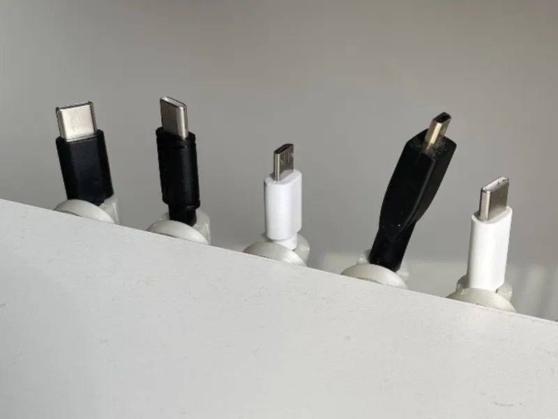 Magnetic Cable Management