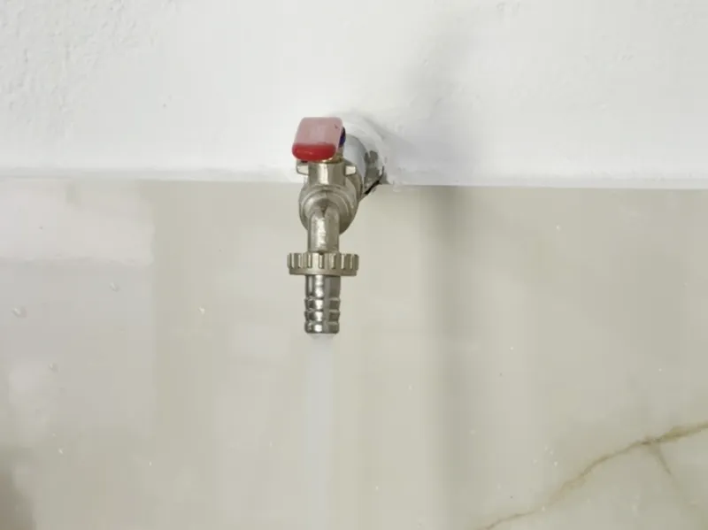 Aerator for 3/4” Outdoor Faucet in the Hose Port