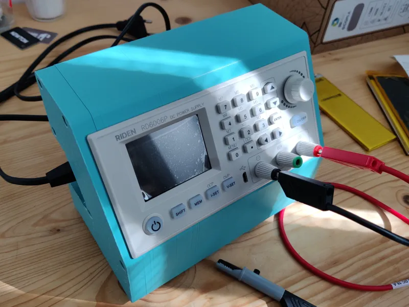 RD6006 small housing with bottom power supply