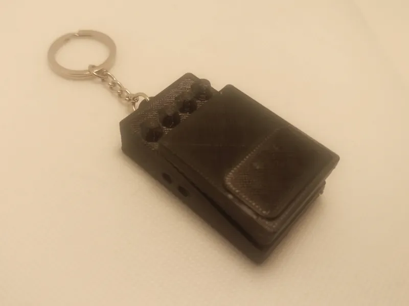 Guitar Effect Mini Keychain – Behringer Reverb