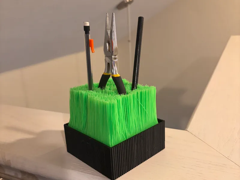 Grass Pen Holder