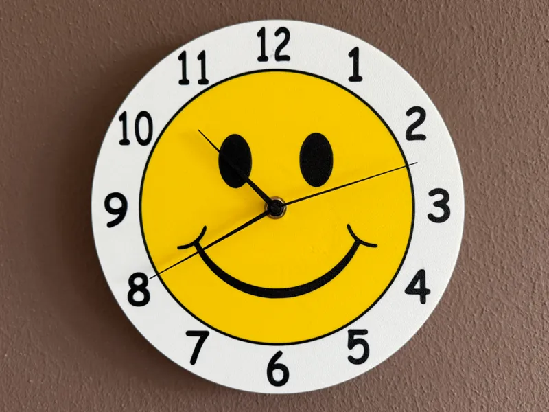 SMILEY CLOCK