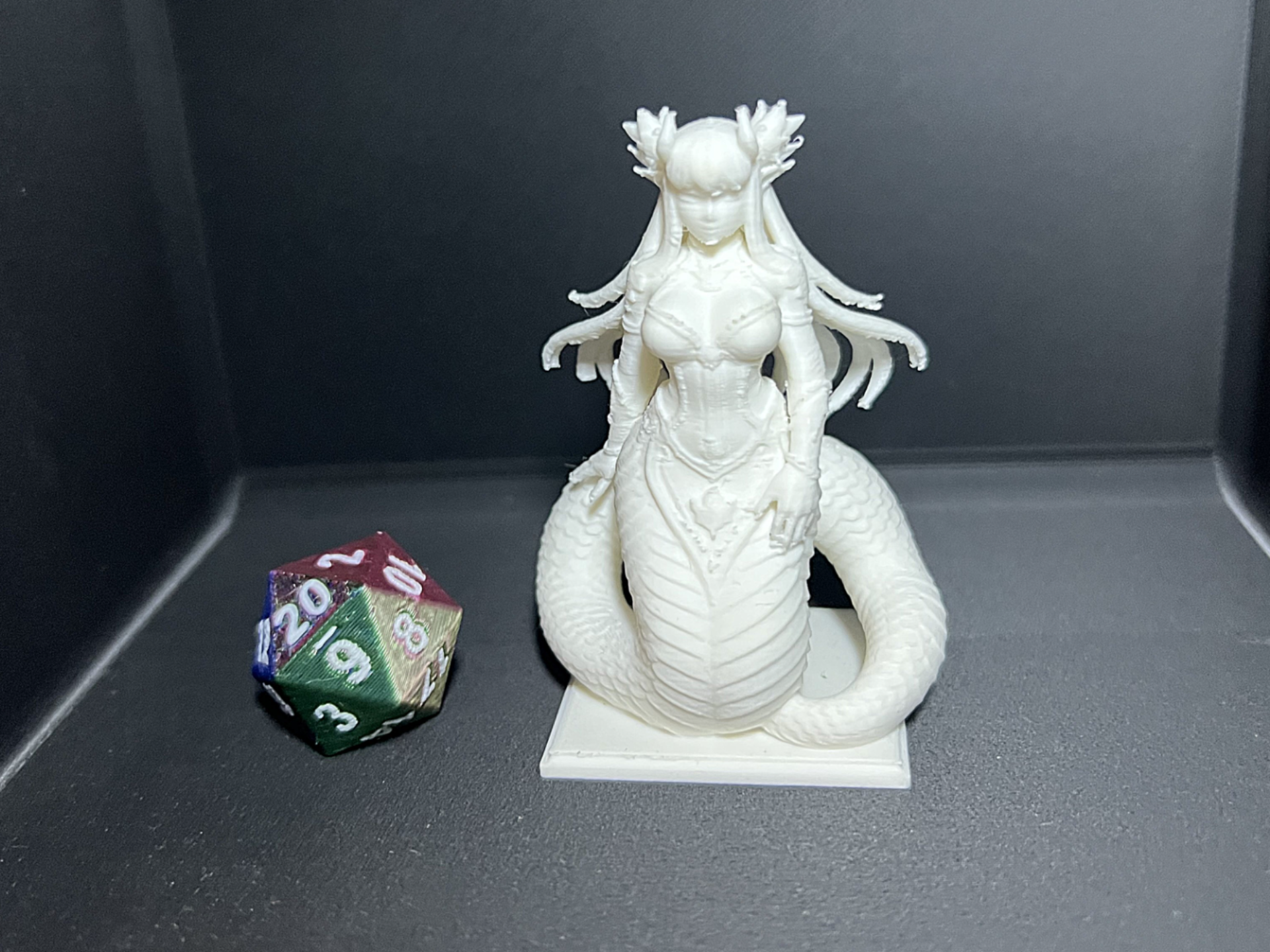 D&D-Dunkel-Element-Schlangenfrau