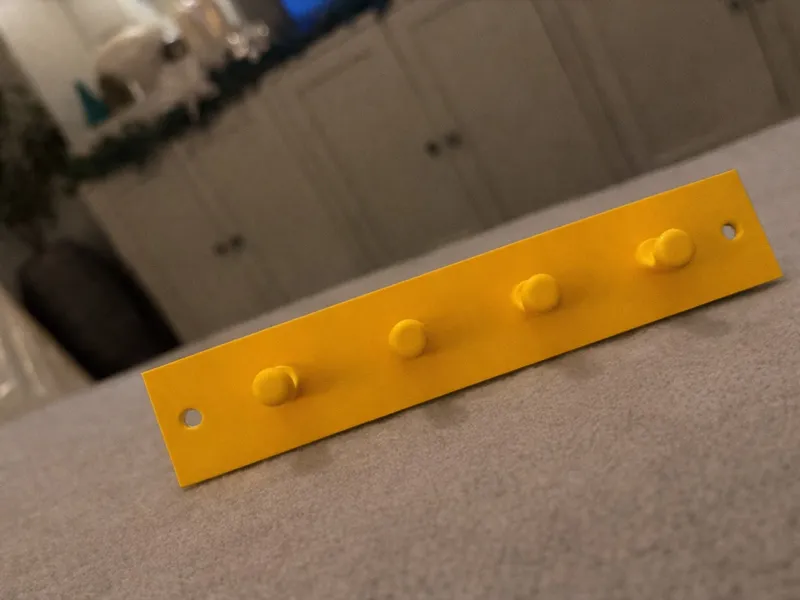 Basic key hanger with photo-slot