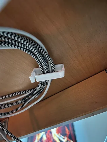 Clip o pieza de sujeción: Locking Cable Clip — vista de referencia 2