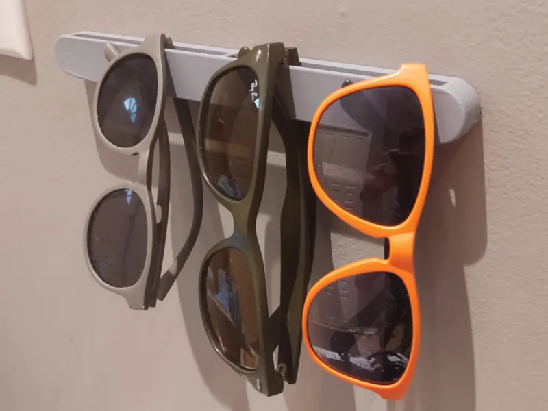 Sunglasses wall holder