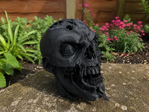 Adorno temático: Decayed Zombie Head | Halloween Horror Decor — referencia de MakerWorld