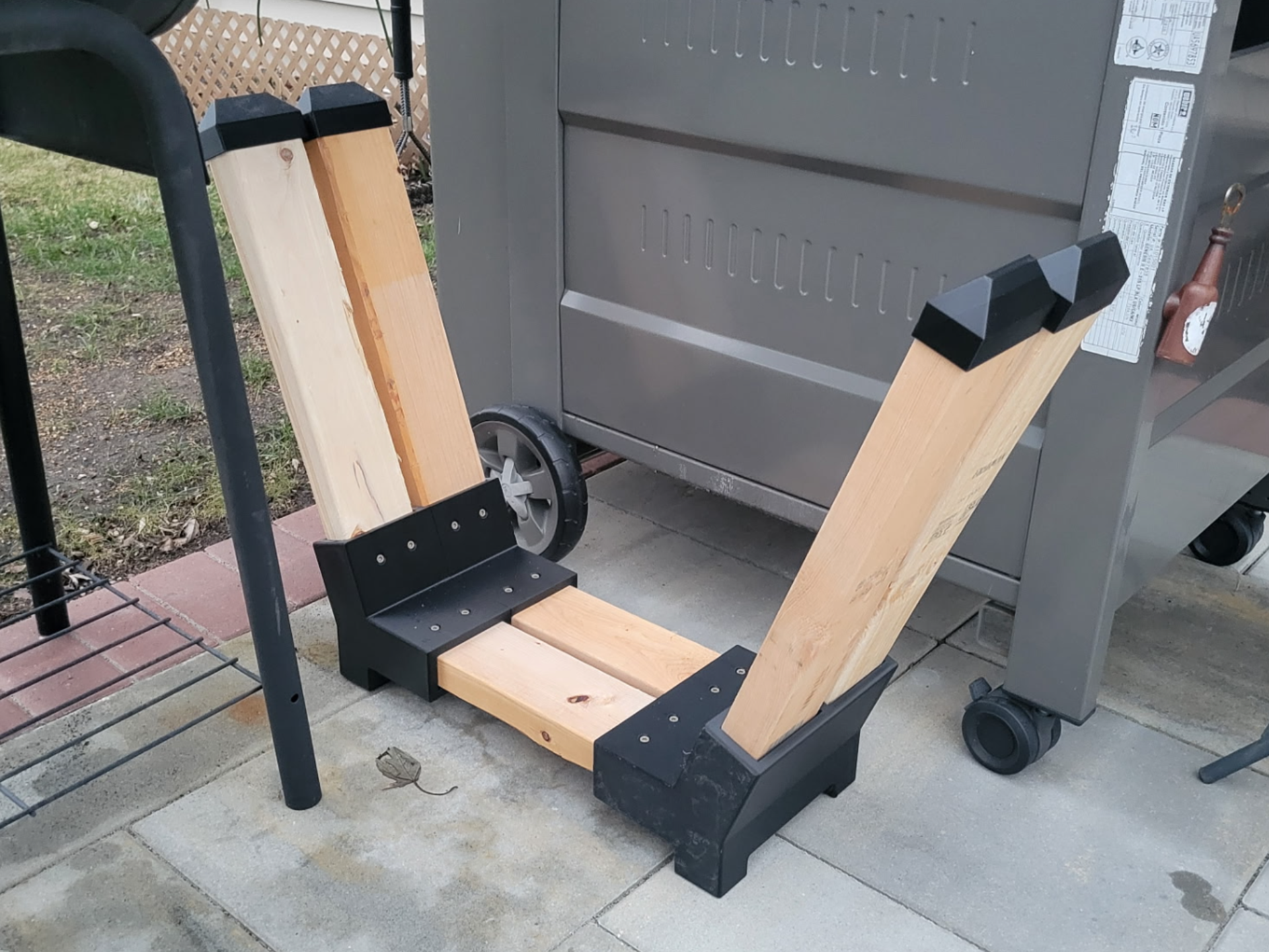 Double 2 x 4 joint 110-degree Fire log stack