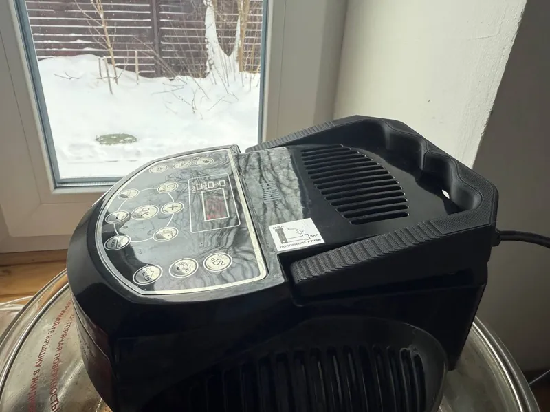 Aerogrill handle