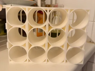 Space-saving spice rack