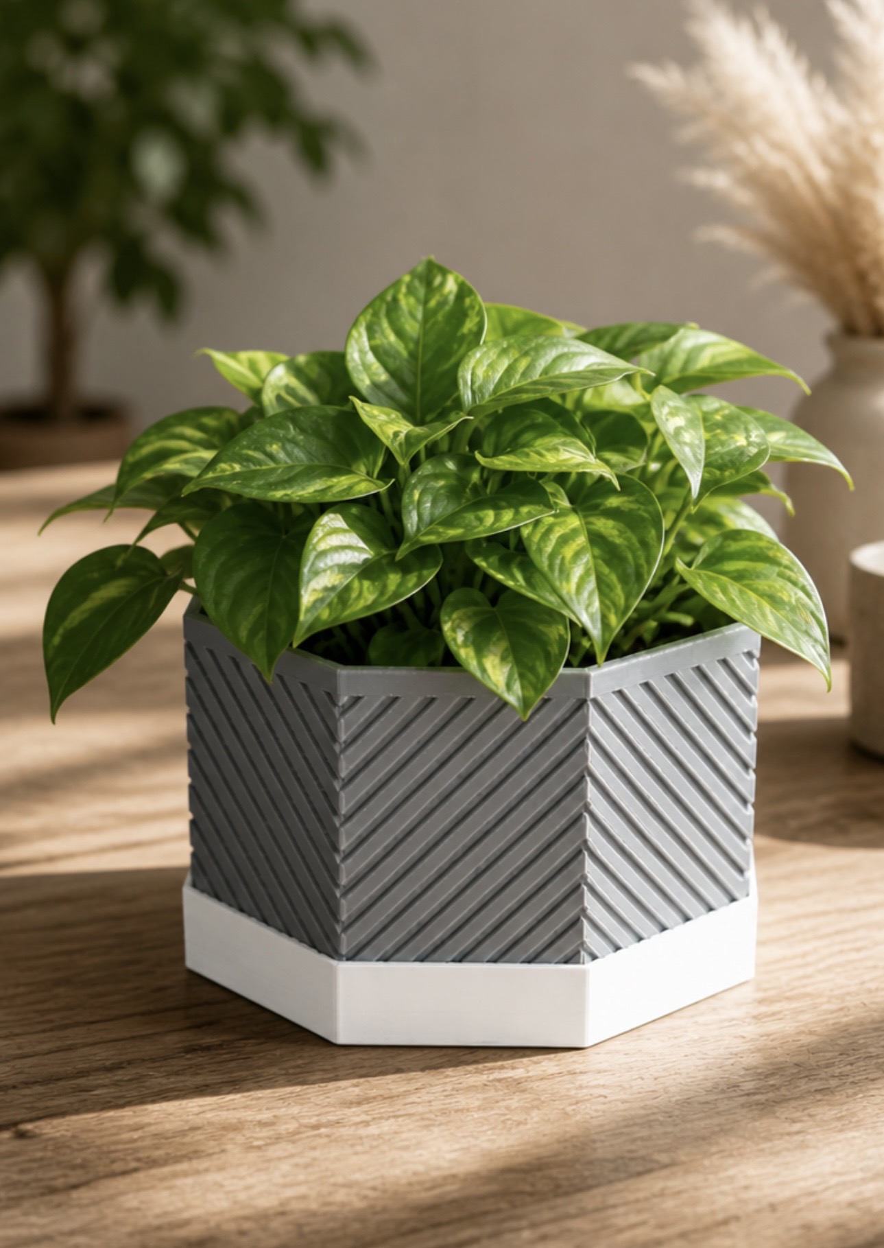 Miniatura 2 do modelo 3D Modern Self-Watering Geometric Planter Pot