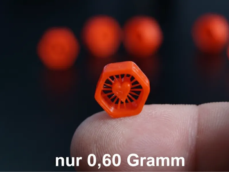 Hexa Heart – Filigranes Miniatur-Design