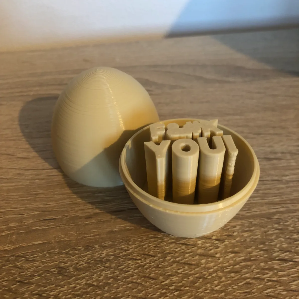 Œuf surprise insolent